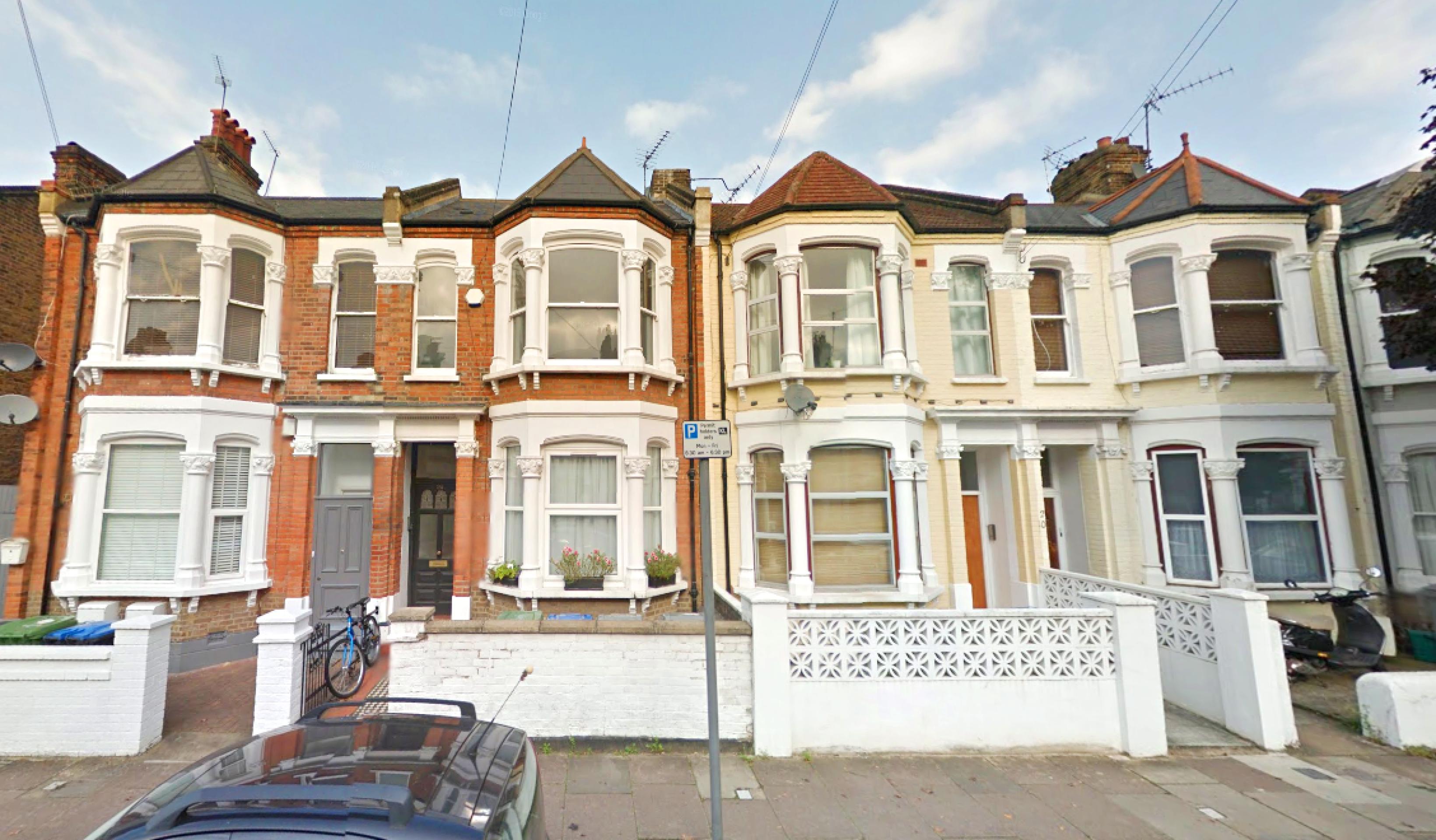 			Private Garden, 2 Bedroom, 1 bath, 1 reception Flat			 Leighton Gardens, KENSAL RISE NW10